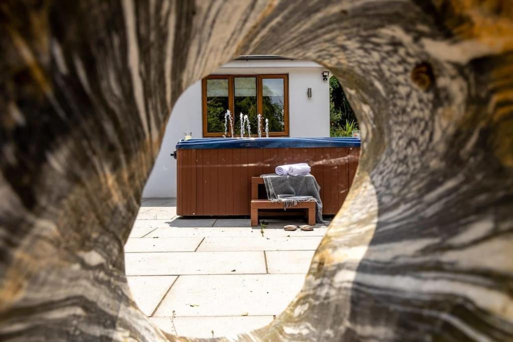 Bramblewood - Cosy Chic, Hot Tub, Close To Beach Stokeinteignhead Экстерьер фото