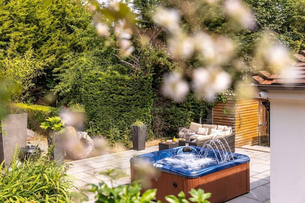Bramblewood - Cosy Chic, Hot Tub, Close To Beach Stokeinteignhead Экстерьер фото