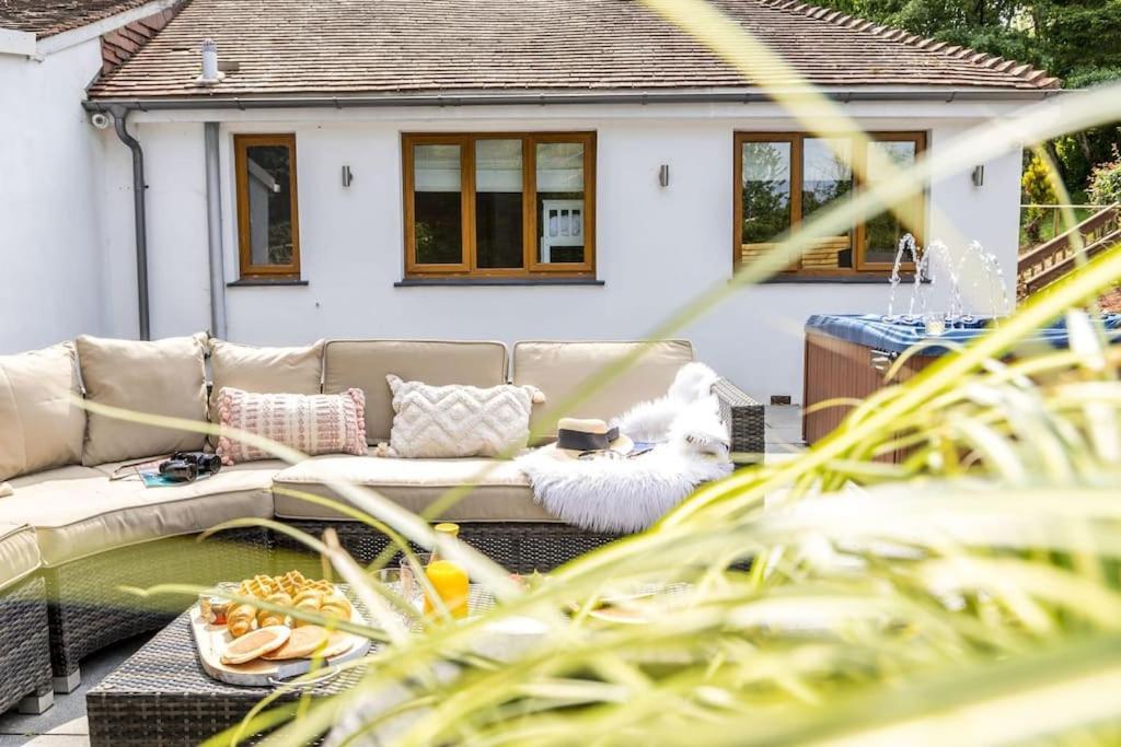 Bramblewood - Cosy Chic, Hot Tub, Close To Beach Stokeinteignhead Экстерьер фото