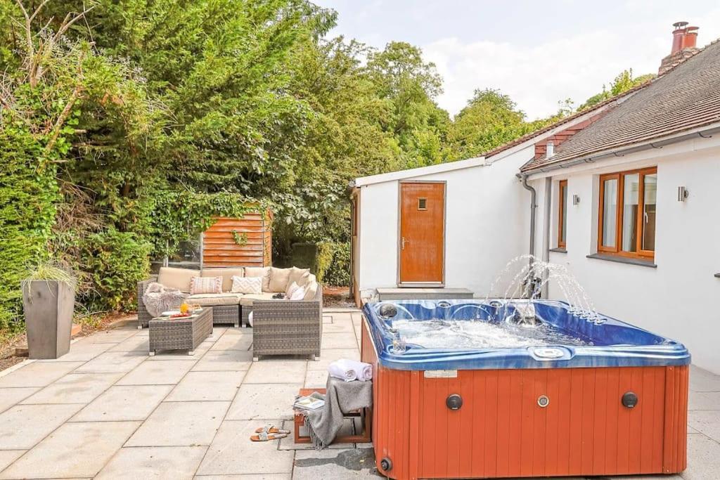 Bramblewood - Cosy Chic, Hot Tub, Close To Beach Stokeinteignhead Экстерьер фото