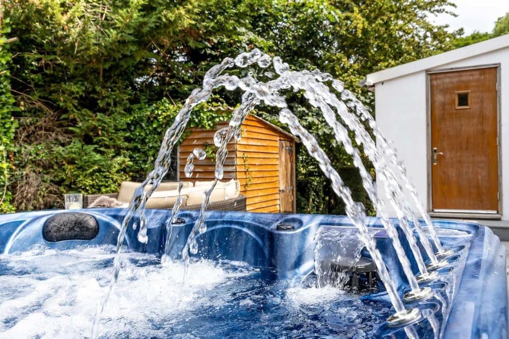Bramblewood - Cosy Chic, Hot Tub, Close To Beach Stokeinteignhead Экстерьер фото