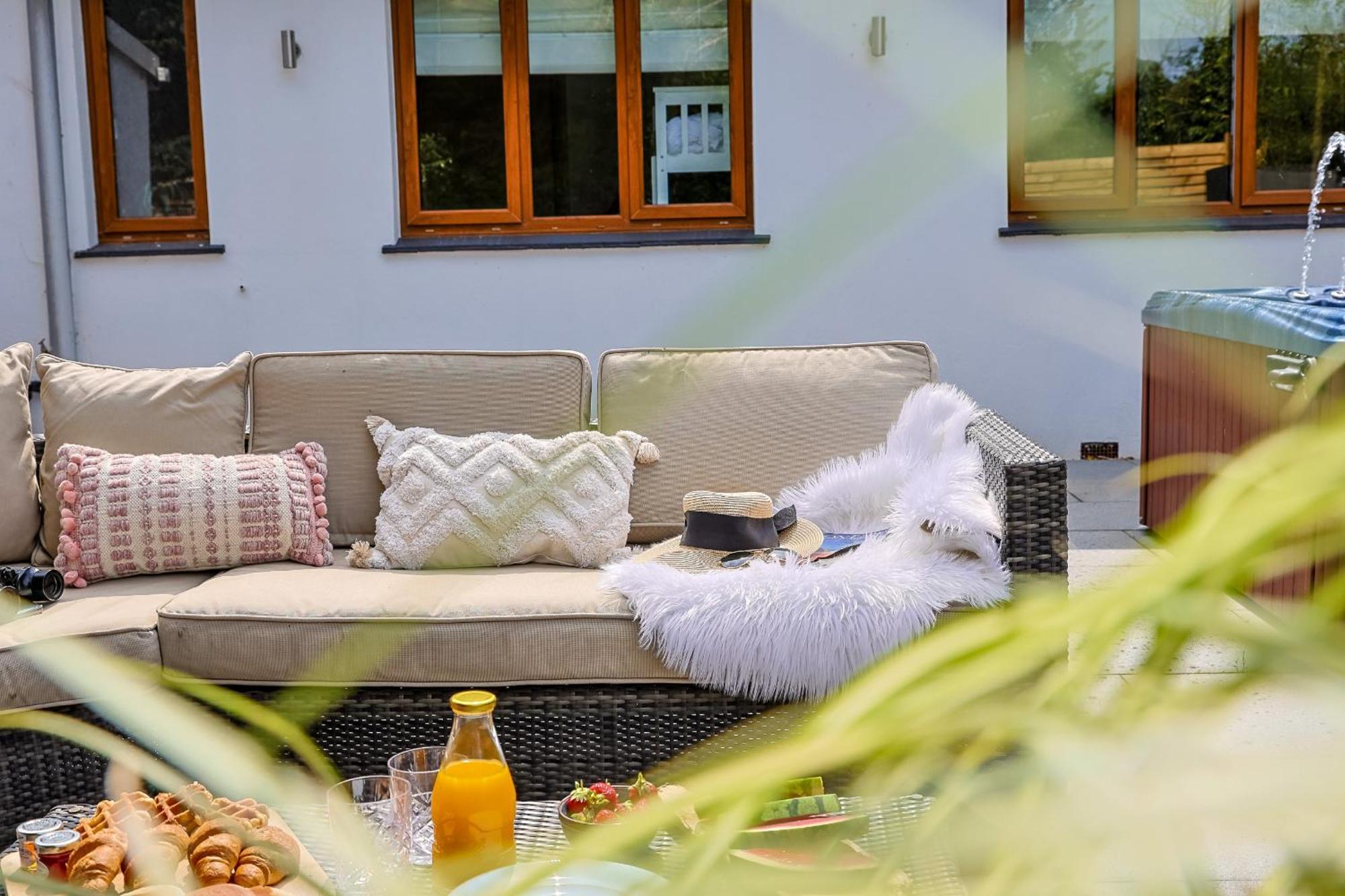 Bramblewood - Cosy Chic, Hot Tub, Close To Beach Stokeinteignhead Экстерьер фото